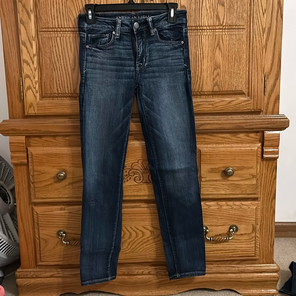 American Eagle skinny jeans size 4 super stretch like new non smoking home